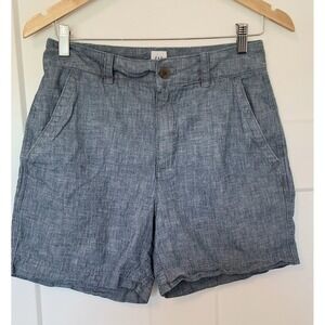 Gap Women's "Girlfriend Khaki Short"  Blue Chambray Size 6 EUC 100% Cotton